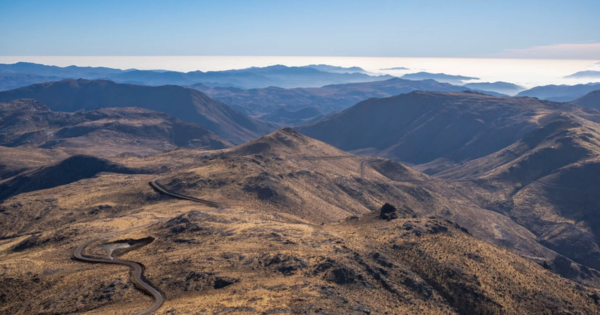 AI照片定位能力引发隐私担忧 社交媒体晒照或泄露行踪 AI照片定位能力引发隐私担忧 社交媒体晒照或泄露行踪