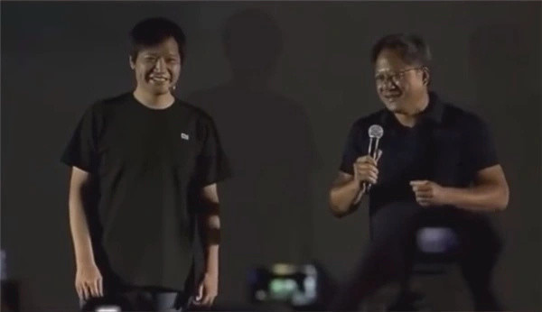 英伟达创始人黄仁勋今年第三次来访中国 并与雷军合影 英伟达创始人黄仁勋今年第三次来访中国 并与雷军合影