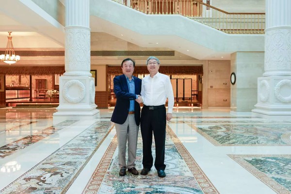 曝华为任正非与奇瑞尹同跃在深圳会晤 9系旗舰要来了? 曝华为任正非与奇瑞尹同跃在深圳会晤 9系旗舰要来了?