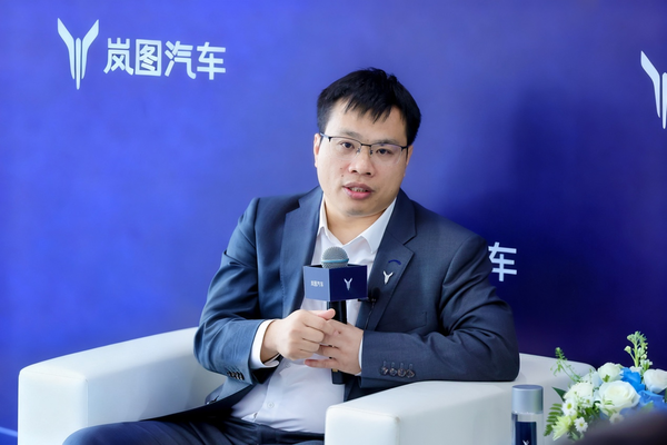 岚图邵明峰——岚图泰山与问界M9共塑华系旗舰新高度 岚图邵明峰——岚图泰山与问界M9共塑华系旗舰新高度